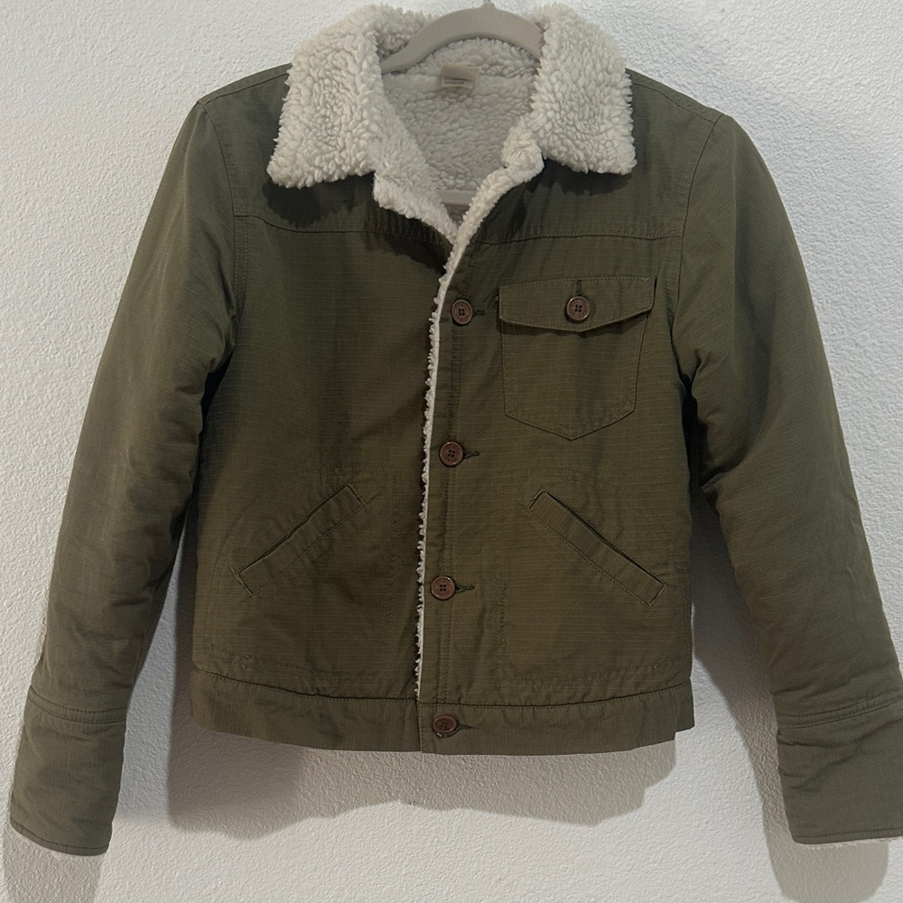 Women’s O’NEILL fitted olive green quilted sheepskin jacket, size small.